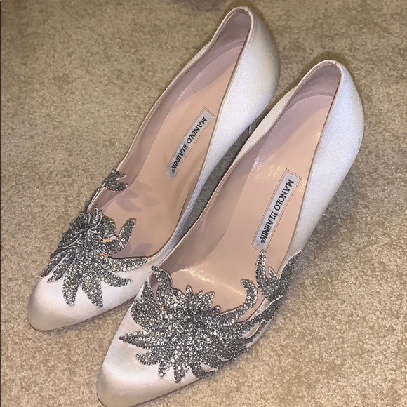 Manolo Blahnik Shoes - Manolo Blahnik Swan Bridal